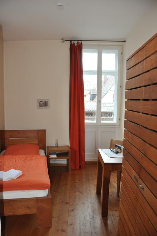 Bed and Breakfast Gästehaus stuttgART36 Maulbronn Zimmer foto